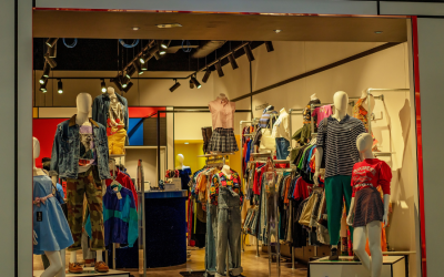 21 Minimalist Clothing Brands to Rise Neutral Fashion in 2024